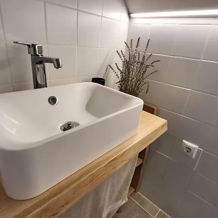 Sol Antemuralis Vendeghaz بيت للعطل *